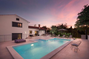 VILLA del SOL with large garden perfect for families